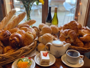 La Chatelaine French Bakery & Bistro